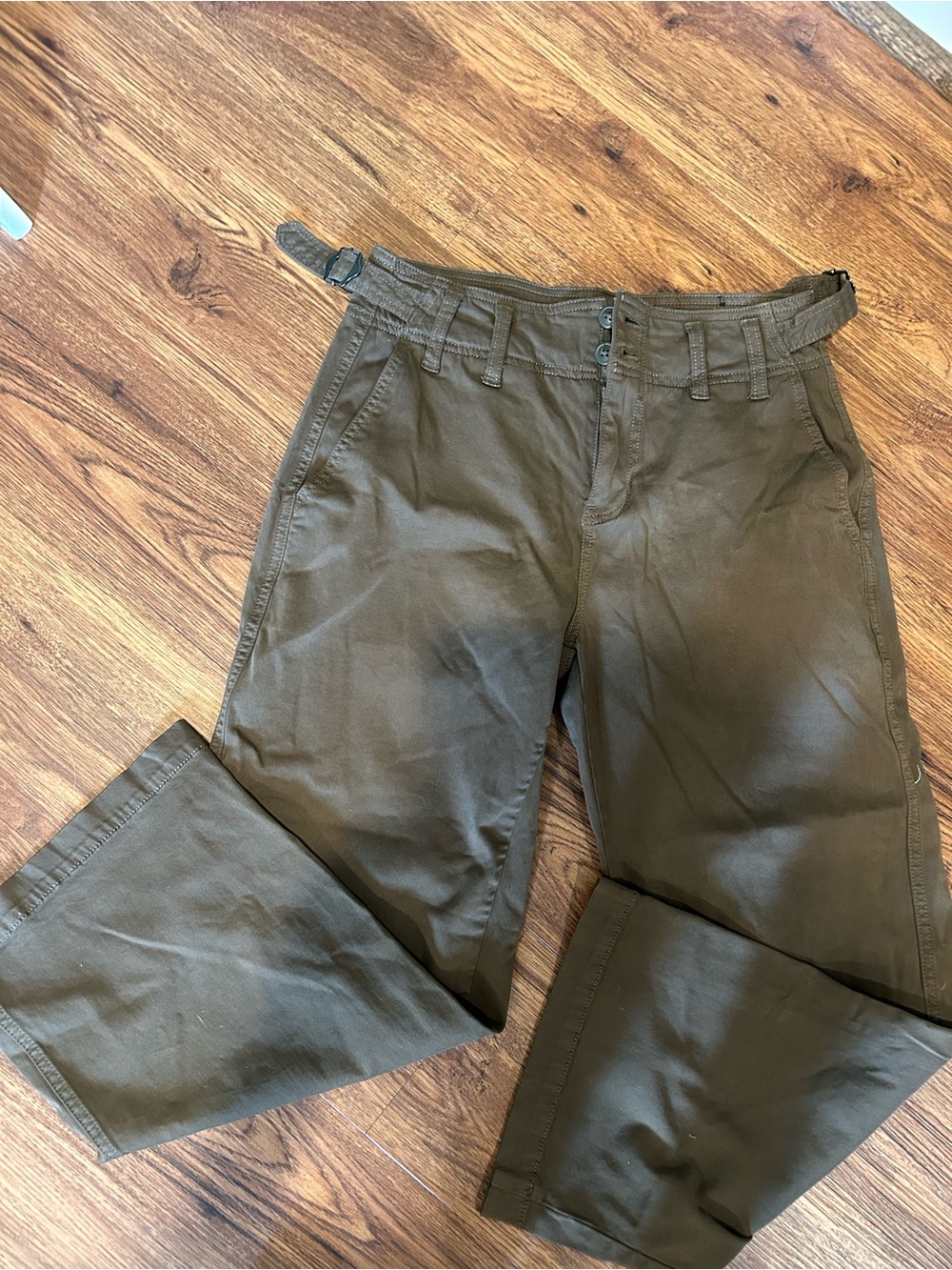 Liverpool Los Angeles Oregano Crop Pants. Size 4 27